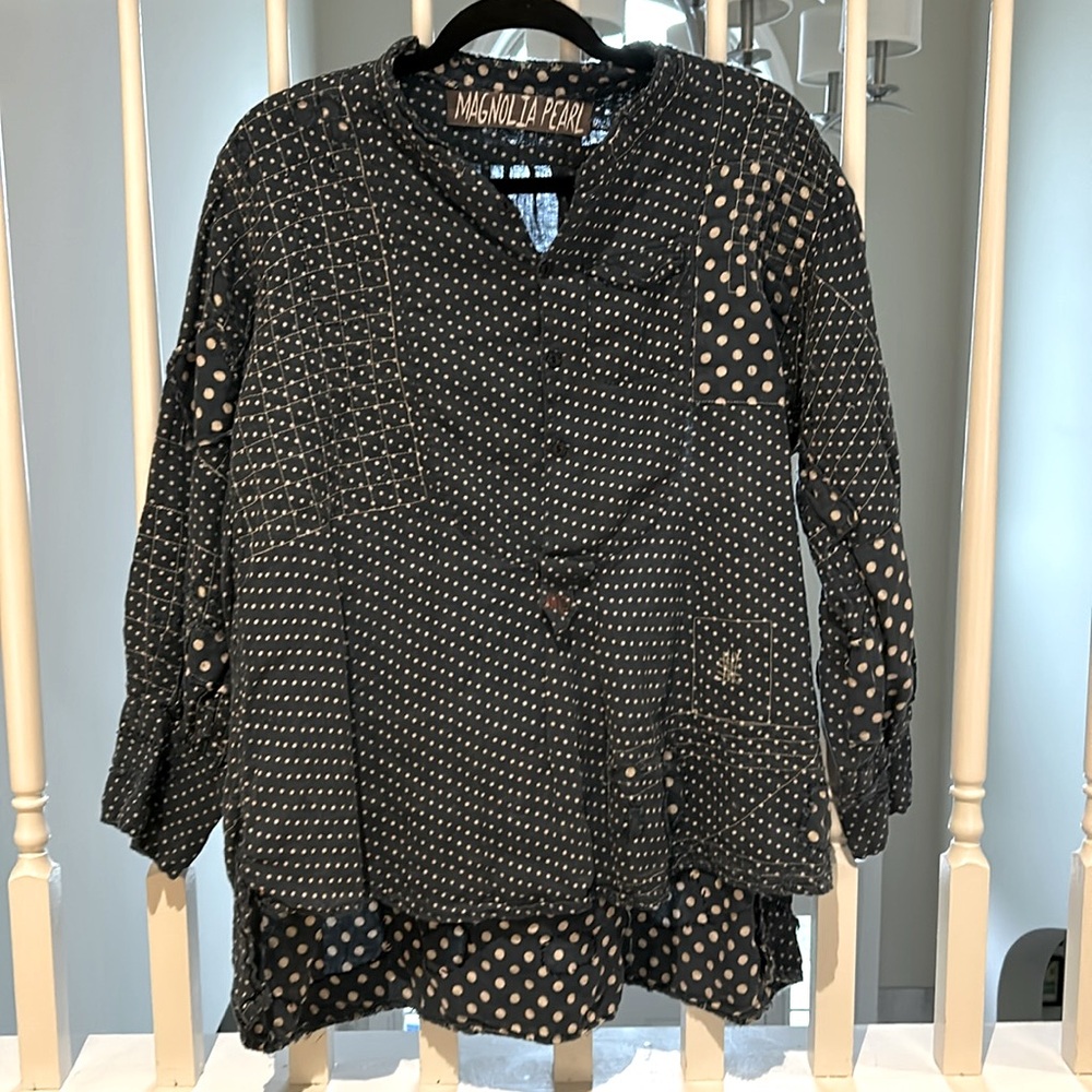 Magnolia Pearl Henry Top EUC